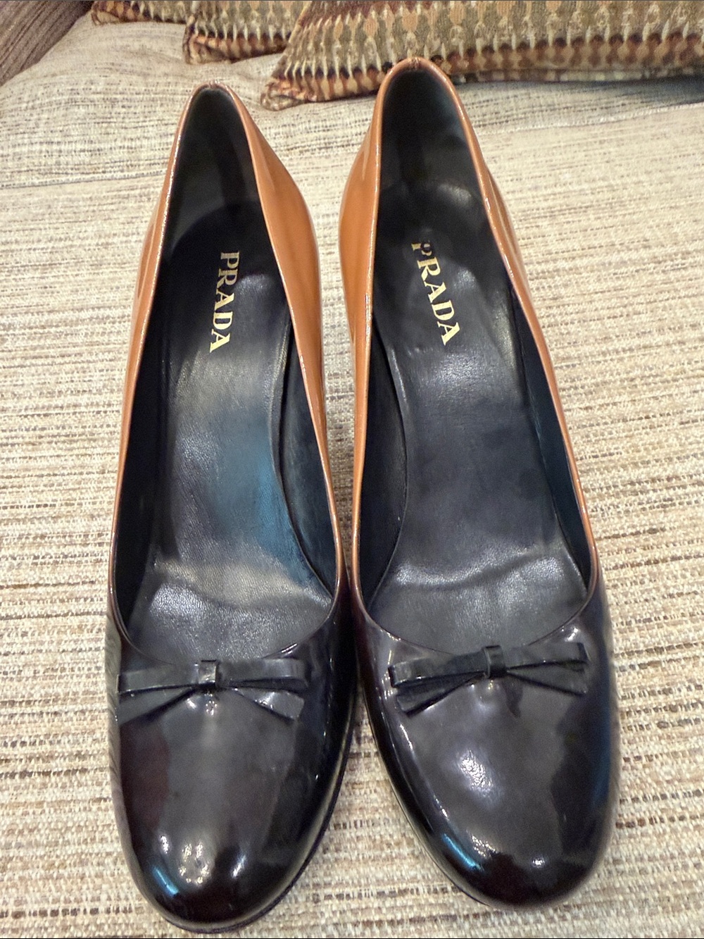 Prada Ombré Two-Tone Patent Leather Pumps in Black and Tan Sz 39 1/2